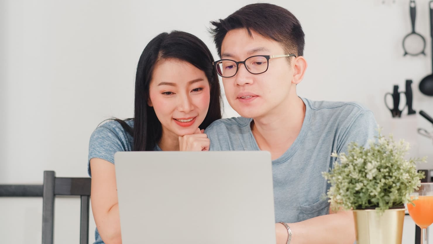 日日會適合哪些人群？適合短期急需小額資金者，但因利率較高，需具穩定還款能力。