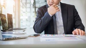 如何從現金流危機中脫困?專業解析融資租賃的影響與解決方法!現金流的健康運作是企業穩健發展的基礎,但您是否曾經因為租賃融資的短期壓力,讓營運陷入困境? OK111將帶您深入剖析為什麼融資租賃常使企業「越借越窮」,教您從根本改善財務結構,打造穩定且可持續的現金流。