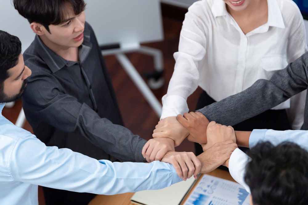未來金融服務的角色,已不再只是「提供資金」,而是協助企業管理風險、提升韌性、支持永續發展。銀行授信、租賃金融及保險制度,各自發揮信用融資、設備融資及風險移轉的功能,共同建構完整的企業支持體系。